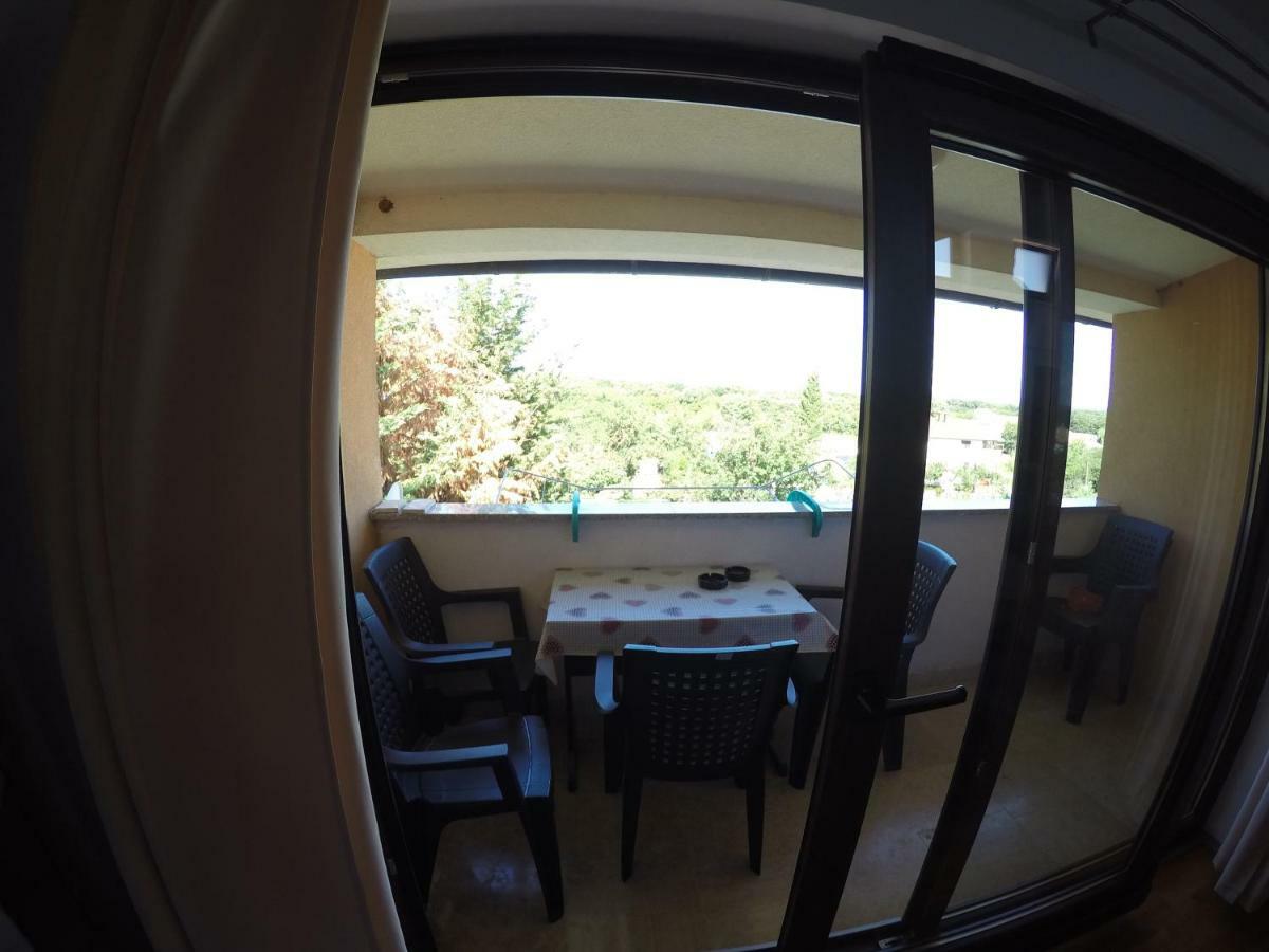 Appartement Apartman Koralj à Pula Extérieur photo
